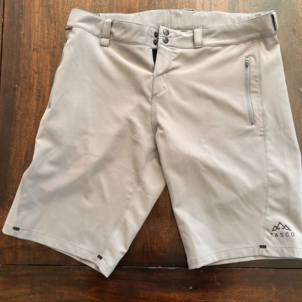 Tasco MTB shorts, size 38.